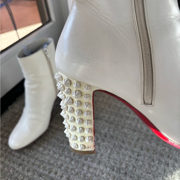 Louboutin Suzi Folk Boots 85mm in White - Picture 8 of 12